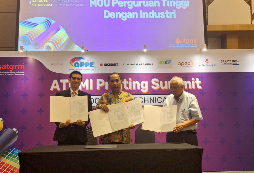 Penandatanganan MoU Antara Trisakti School of Multimedia, Jet Technology, dan PT. Gunadarma Santika di ATGMI Printing Summit 2024